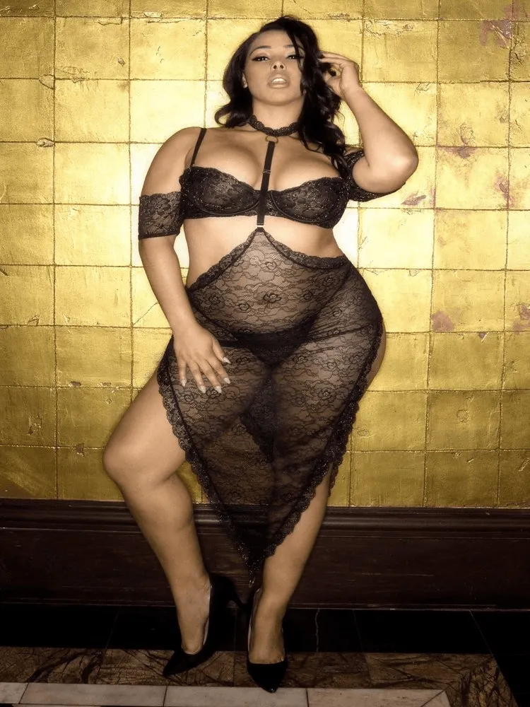 Plus Size Black Lace Gold Glints Set